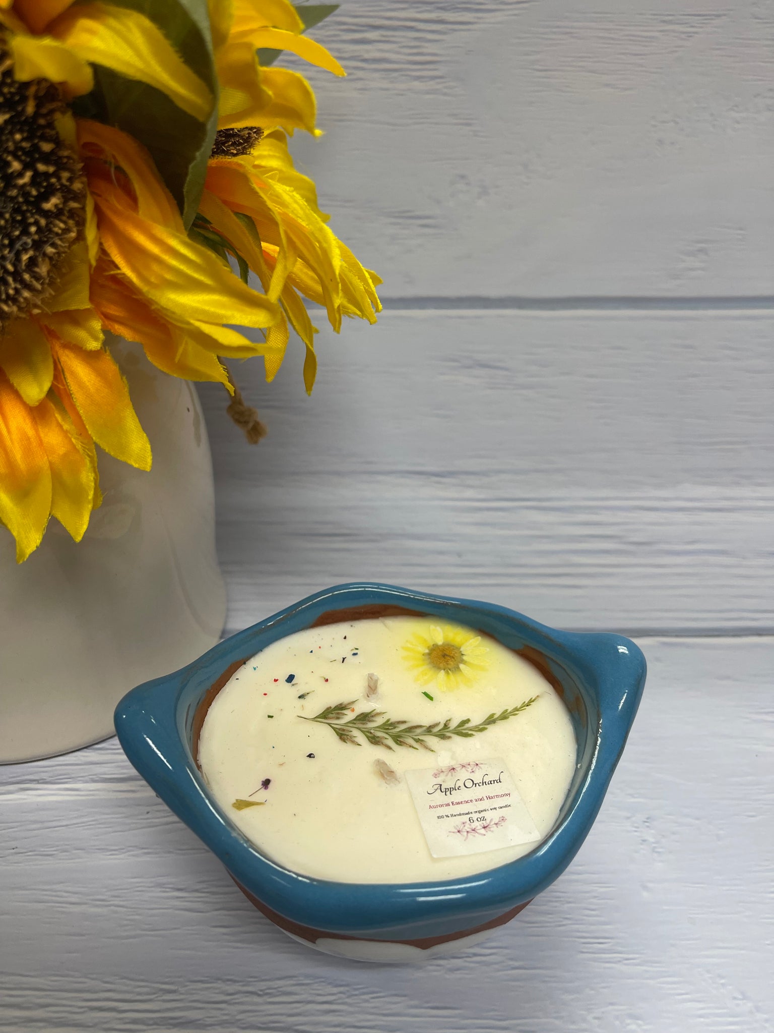 Apple Orchard – Handcrafted Soy Candle in Mexican Cazuelita (7oz)